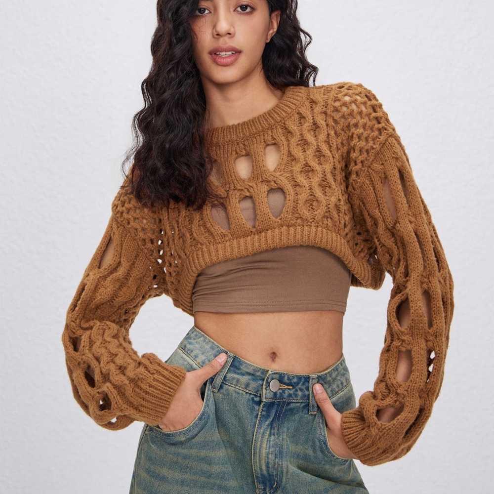KNIT ROUND NECKLINE HOLLOW OUT LONG SLEEVE CROP TOP Shrug. Size Large NWT